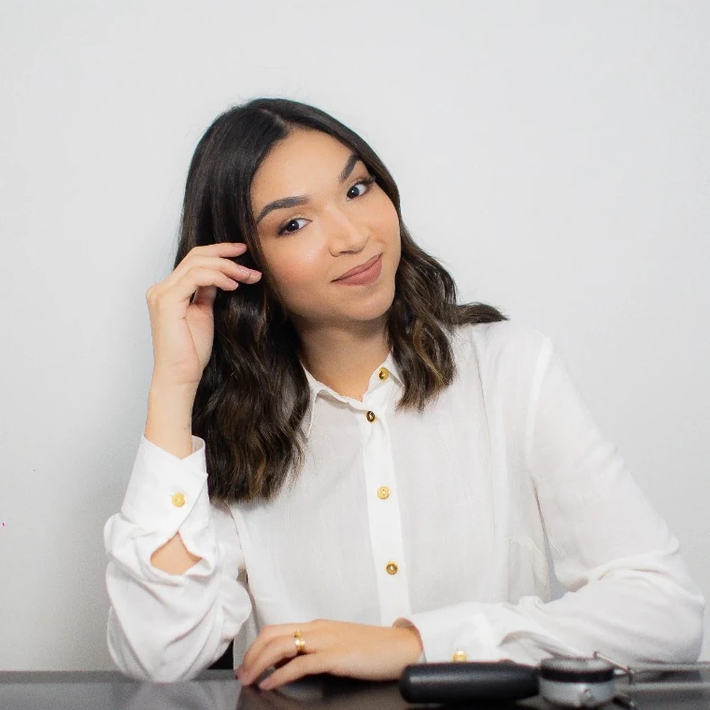 Karol Bandeira em atendimento